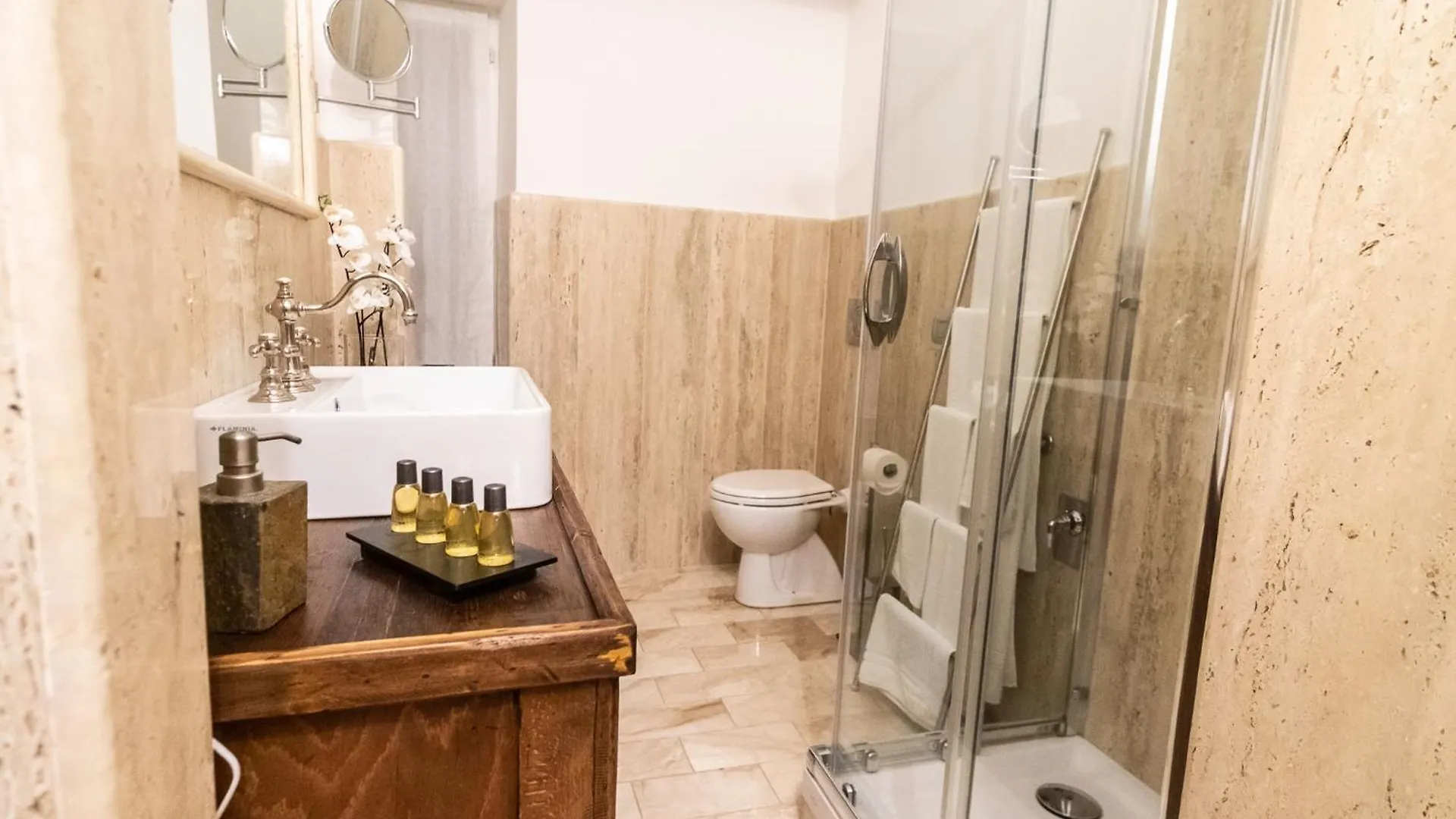 Reco Luxury Suite Rom
